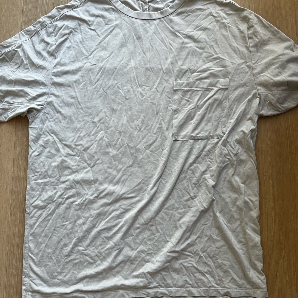 Lululemon tshirt